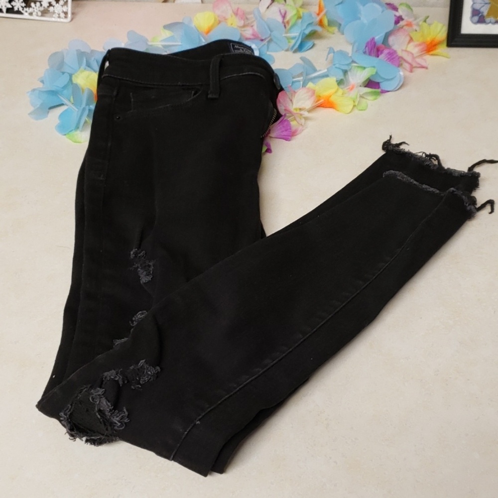 NWOT Abercrombie and finch black jeans